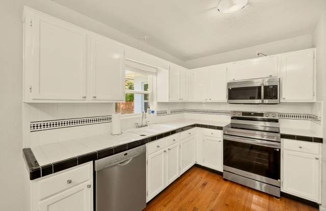 Well-Maintained 2BR/2BA Home with Solar & Large Backyard Gallery 4