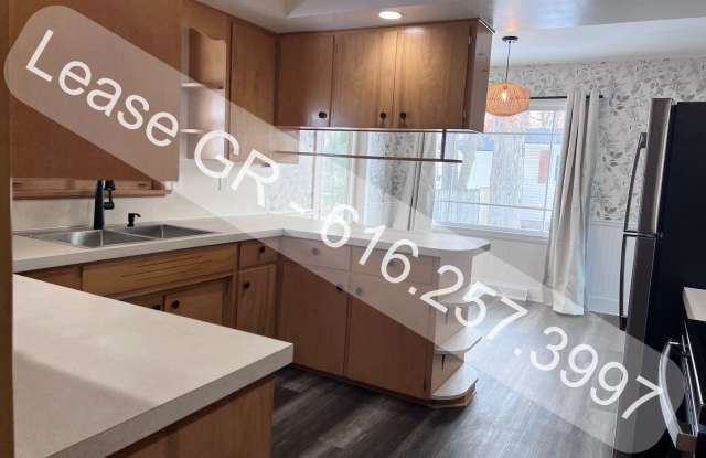 6133 Hall St SE - 6133 Hall St SE, Forest Hills, MI 49546