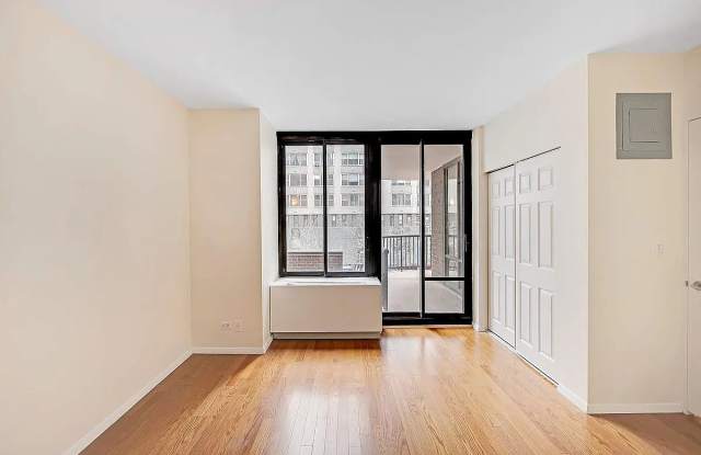 301 E 65th St Apt 3B Gallery 4