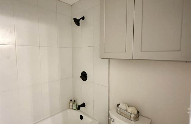 115 E Vine Street photos photos