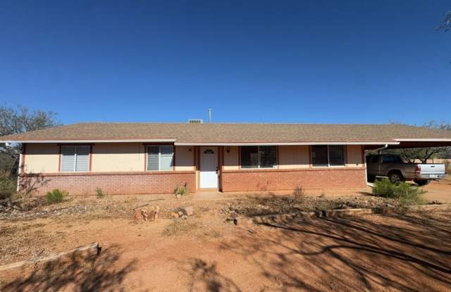 Great 3 bedroom, 2 bathroom home on a fenced in 1-acre parcel - Available now! - 4865 East Kensington Street, Sierra Vista Southeast, AZ 85650