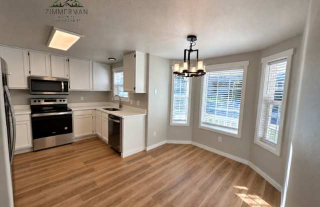 Welcome home to 7016 Camellia St., Springfield, OR 97478! Gallery 4