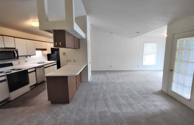 Pristine Condo located in Rose Croft Community! Gallery 4