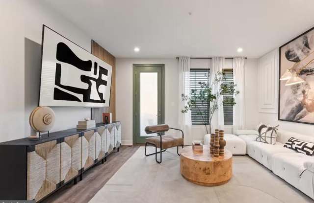 101 CAPITAL Court Gallery 1