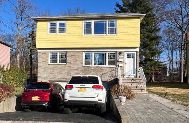 1068 Brighton St - 1068 Brighton Street, Union County, NJ 07083