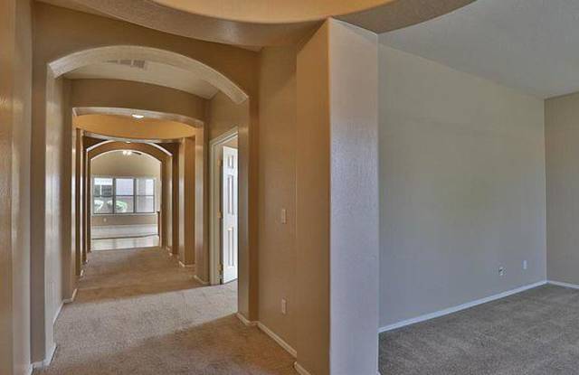 11613 N 151st Drive Gallery 4