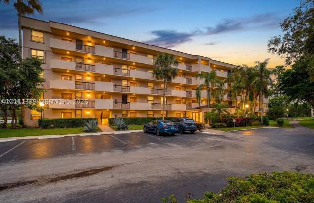 2768 Carambola Cir S Gallery 1