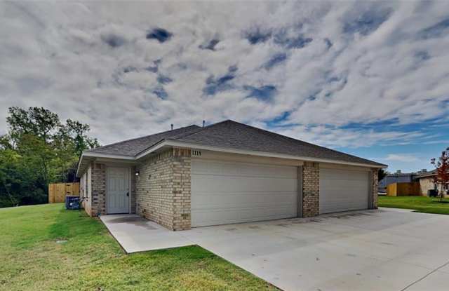Luxury 3 Bedroom 2 Bathroom 2 Car Garage Duplex in Yukon Schools photos photos