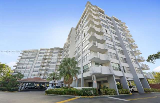 1300 NE Miami Gardens Dr photos photos