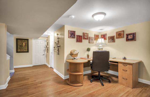 8116 Meadow Ln Gallery 3