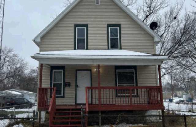 746 N Schuyler Avenue photos photos