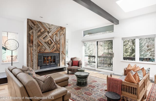 1087 Cemetery Lane Gallery 3