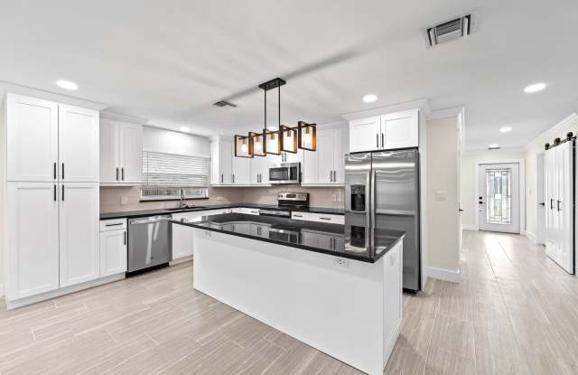 Naples Park - 3 Bedroom, 2 Bathroom - Annual Rental photos photos