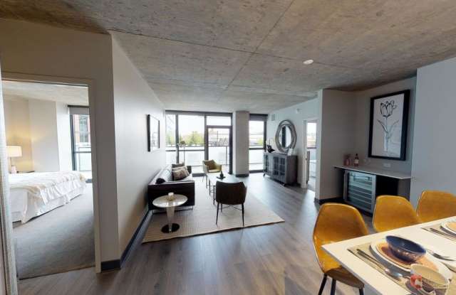 1312 W Lake photos photos