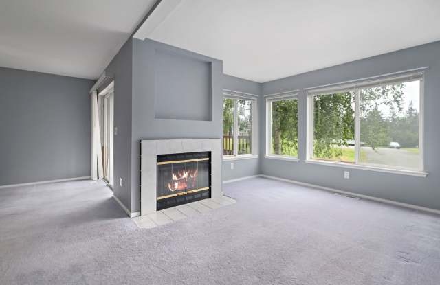 3 Bedroom and 2.5 Bath Townhouse - 1250 Southwest Heller Road, Island County, WA 98277