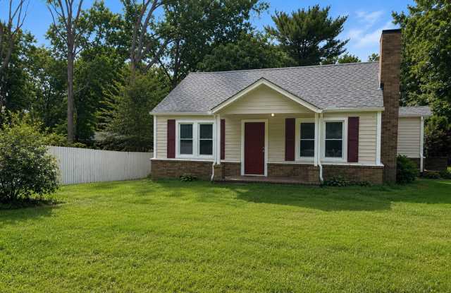 Move-in Special - 2/1 Updated House - Very Nice! photos photos