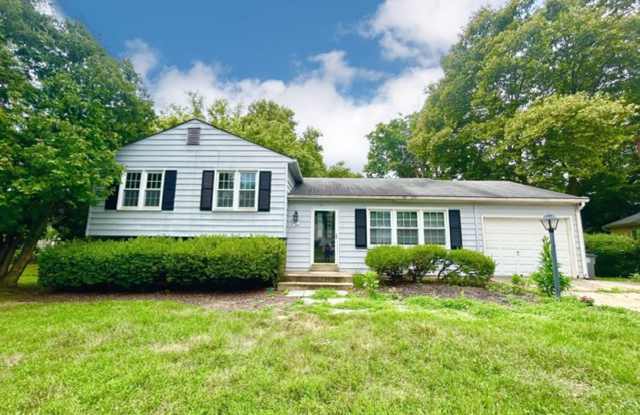Beautiful home. 1-car garage. Great schools and close to all amenities. - 6 Renwick Court, Rockville, MD 20850