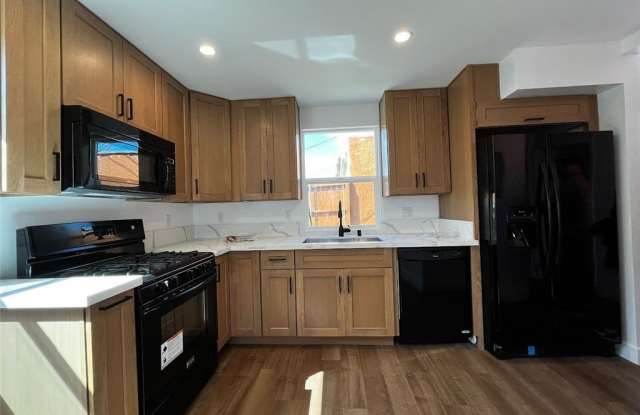 2203 W 73rd photos photos