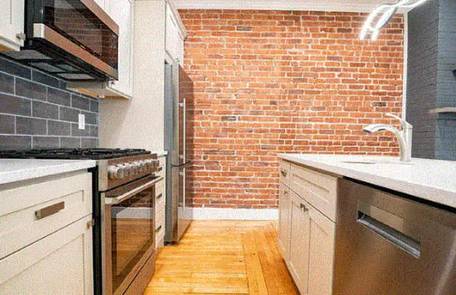 Charming 3 Bedroom- Gallery 3