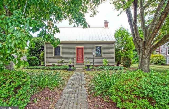 38 SHIPCARPENTER Square photos photos