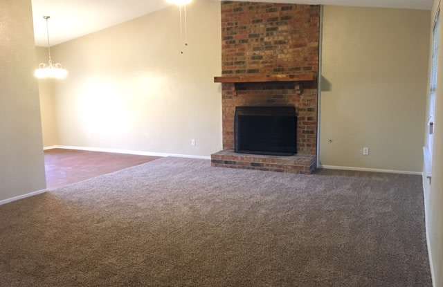 1726 Hartford Dr Gallery 2