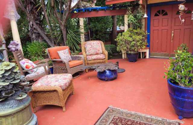 802 Sutro Ave, Gallery 3