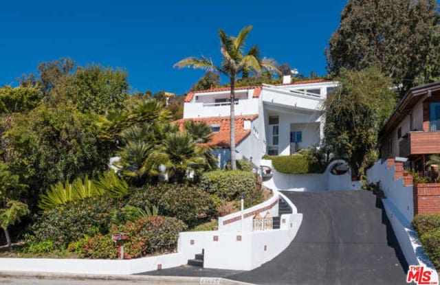 21625 PACIFIC COAST Highway - 21625 California Highway 1, Malibu, CA 90265