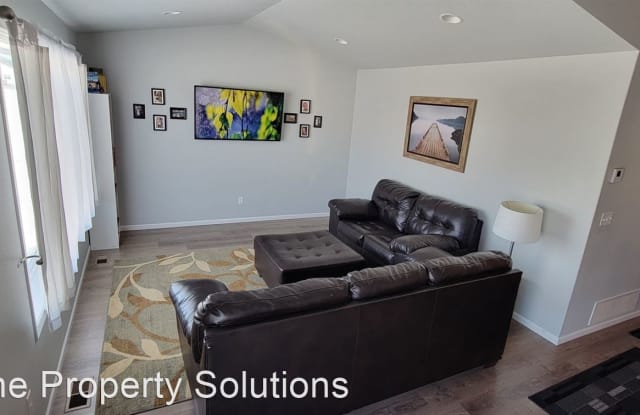 910 58th Ave S. Gallery 4