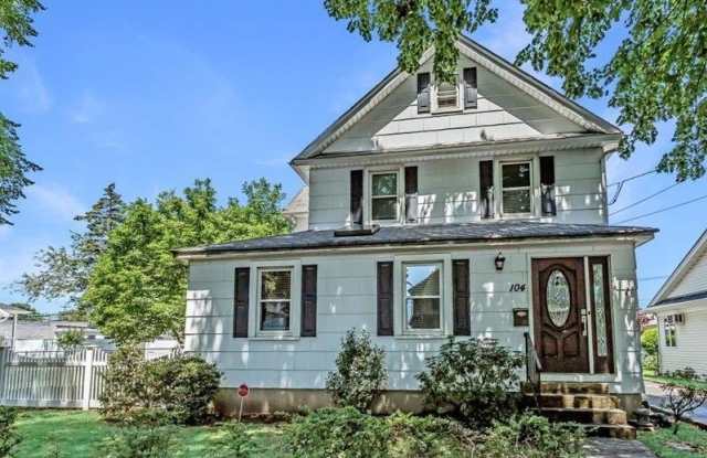 104 Sheridan Avenue photos photos