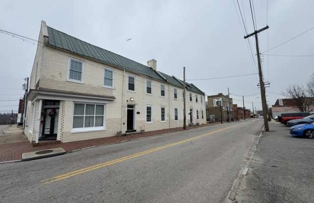 201 E Bank St photos photos