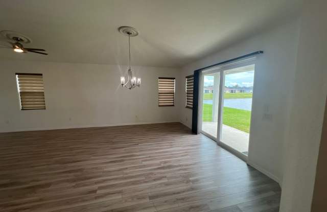 Charming 4-Bed, 2-Bath Rental in Sarasota! Gallery 4