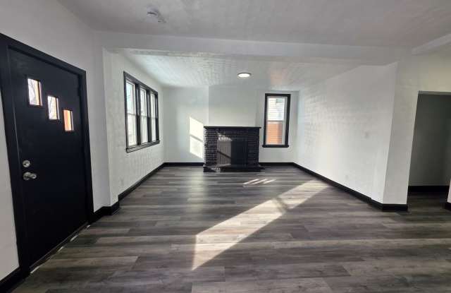 Fully updated 1 bedroom 1 bath apartment for rent in Crafton photos photos