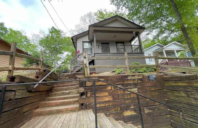 Charming 3BR House in Atlanta - 950 Smith Street Southwest, Atlanta, GA 30310 Charming 3BR House in Atlanta - 950 Smith Street Southwest, Atlanta, GA 30310
