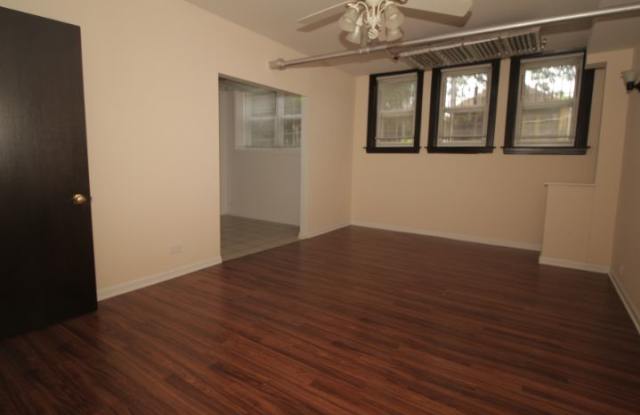 4939 North Whipple Street - G Gallery 3