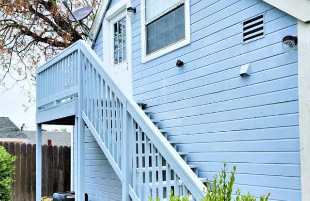 Lake Elsinore, 1 BR, 1 BA, Upstrs Apartment with 1 Car Garage, No Shared Walls photos photos