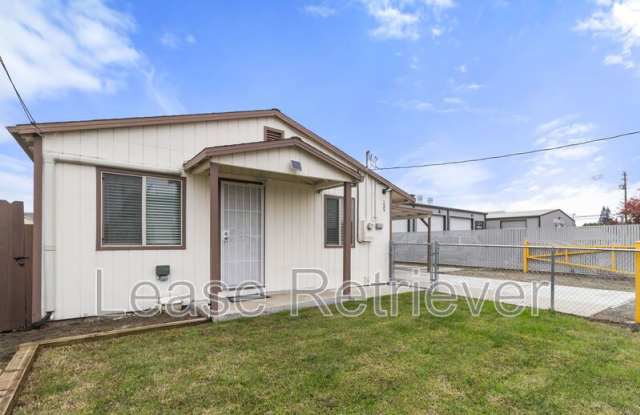 135 S Pacific Rd - 135 Pacific Road, Manteca, CA 95337