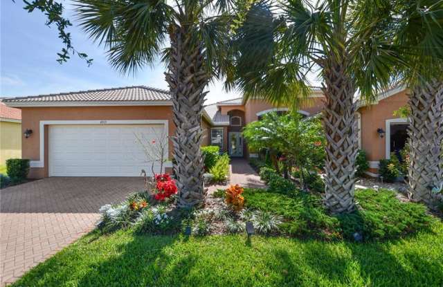 4913 MARBLE SPRINGS CIR - 4913 Marble Springs Boulevard, Sun City Center, FL 33598