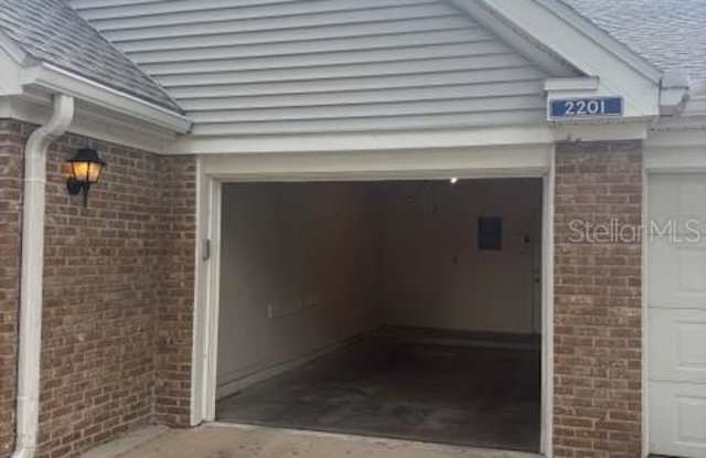 2201 COACH HOUSE Boulevard Gallery 3