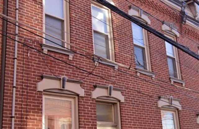 196 37th St photos photos