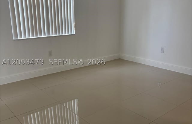 815 NE 213th Ter Gallery 3