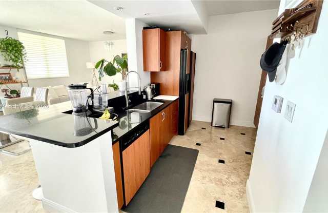 18800 NE 29th Avenue 818, Aventura, FL 33180 - 18800 Northeast 29th Avenue, Aventura, FL 33180