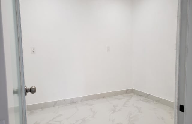 169 Corrine Place Gallery 4