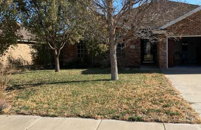 4 Bedroom 2 Bathroom 3 car garage photos photos