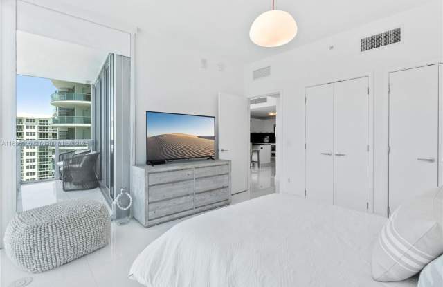 6899 Collins Avenue Gallery 4