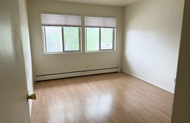 2080 Allen Boulevard - 25 photos photos