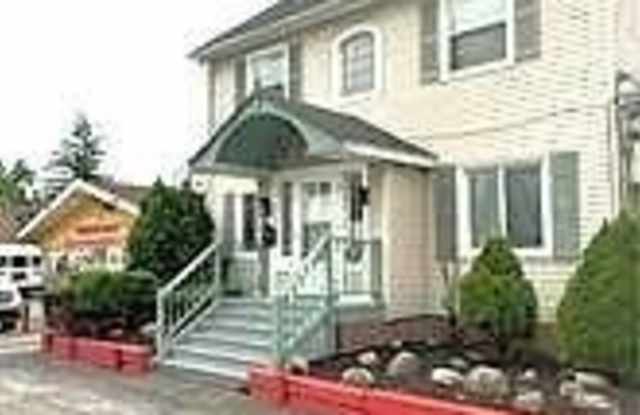 17118 Broadway Avenue unit: 5 - 17118 Broadway Avenue, Maple Heights, OH 44137