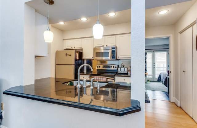 5920 Sandhurst Lane Gallery 3