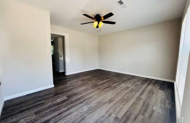 BEAUTIFUL REMODELED 2 BEDROOM 1.5 BATH TOWNHOME Gallery 3