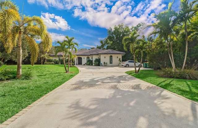 ANNUAL RENTAL - 3 BEDROOM + DEN/ 3 BATH SPACIOUS HOME OFF OF COLLIER BLVD photos photos