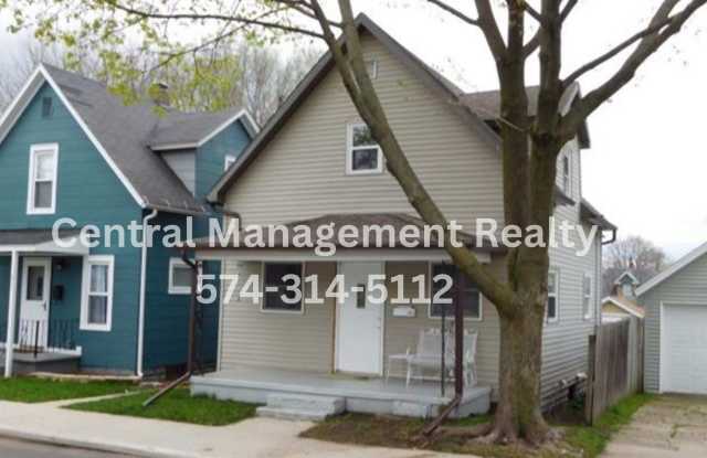 Mishawaka home Close to Central Park - 309 East Battell Street, Mishawaka, IN 46545